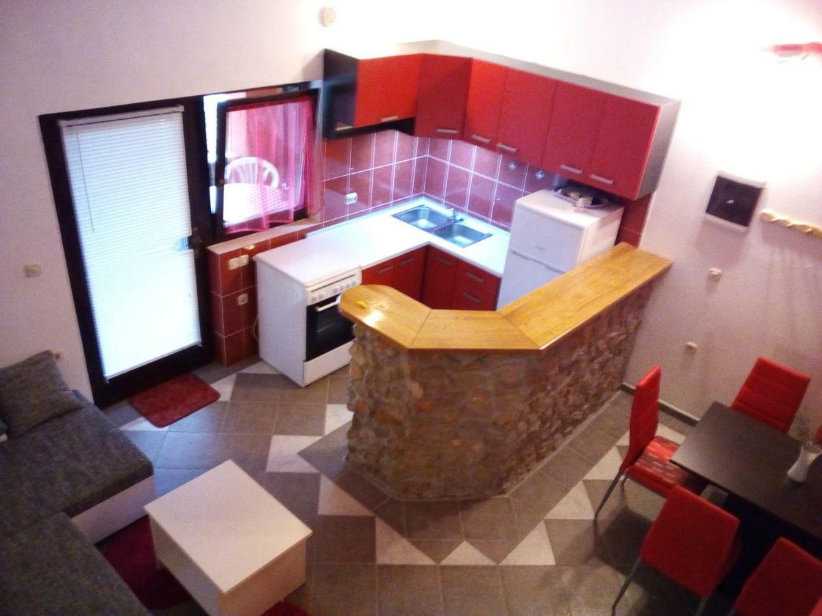 Studio Apartman Hrast Seline Exterior foto
